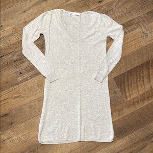 Cupcakes & Cashmere Gray Long Sleeve Cuffed Sleeve Sheath Dress